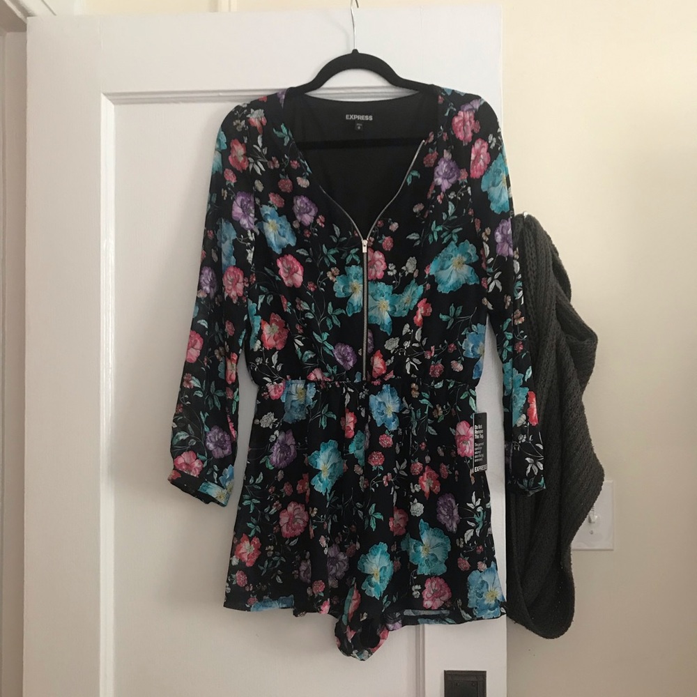 Express floral romper Size M